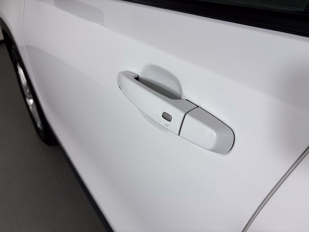 Used 2024 GMC Terrain SLE FWD image 12