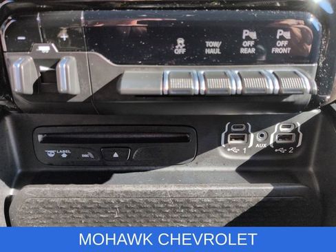 Used 2019 RAM 1500 Laramie w/ Sport Appearance Package AWD/4WD image 36