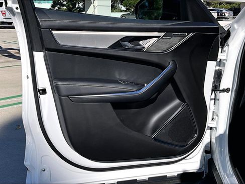 Used 2025 Jaguar F-PACE R-Dynamic S image 27