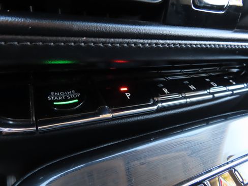 Used 2022 Lincoln Nautilus Reserve w/ Equipment Group 202A image 30