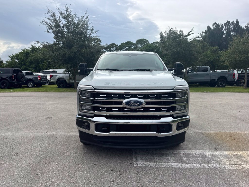Used 2026 Ford F250 Lariat AWD/4WD image 3