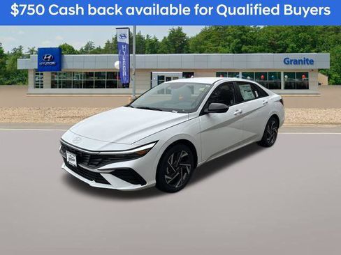 New 2025 Hyundai Elantra Sport image 2