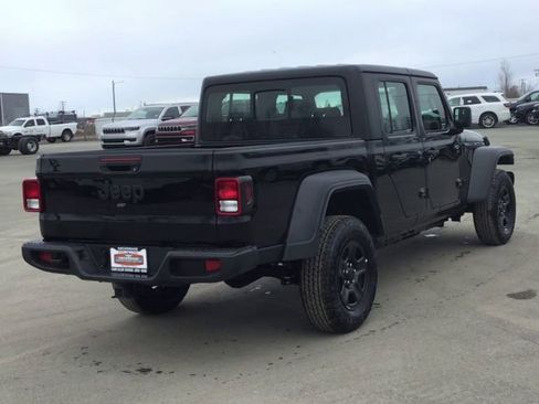 New 2025 Jeep Gladiator Sport image 8