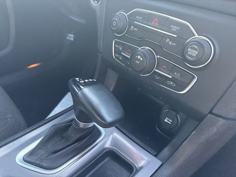 Used 2023 Dodge Charger SXT image 5