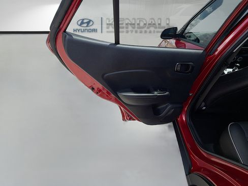 Used 2024 Hyundai Venue Limited FWD image 22