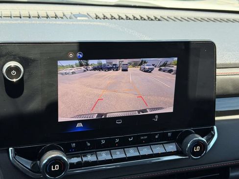 Used 2024 Chevrolet Colorado Z71 w/ Z71 Convenience Package 2 AWD/4WD image 4