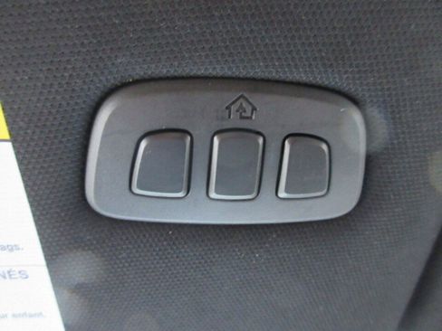 Used 2025 Ford Explorer ST-Line w/ Premium Package image 35