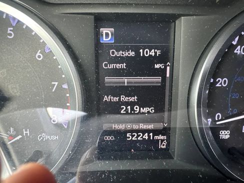 Used 2018 Toyota Highlander Plus FWD image 15