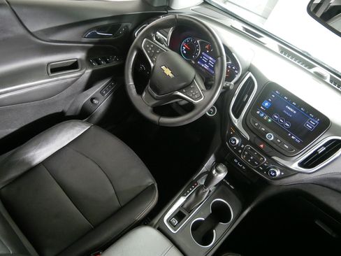Used 2021 Chevrolet Equinox Premier AWD/4WD image 9