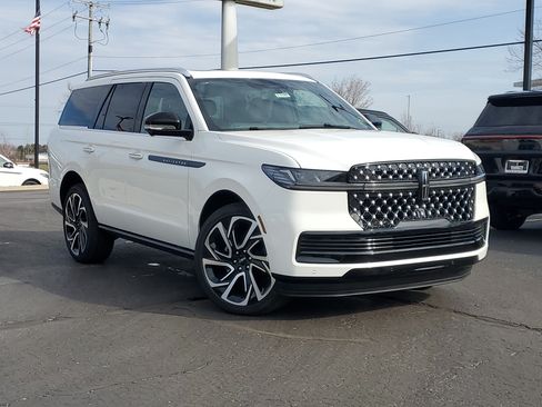 New 2026 Lincoln Navigator Black Label AWD/4WD image 1