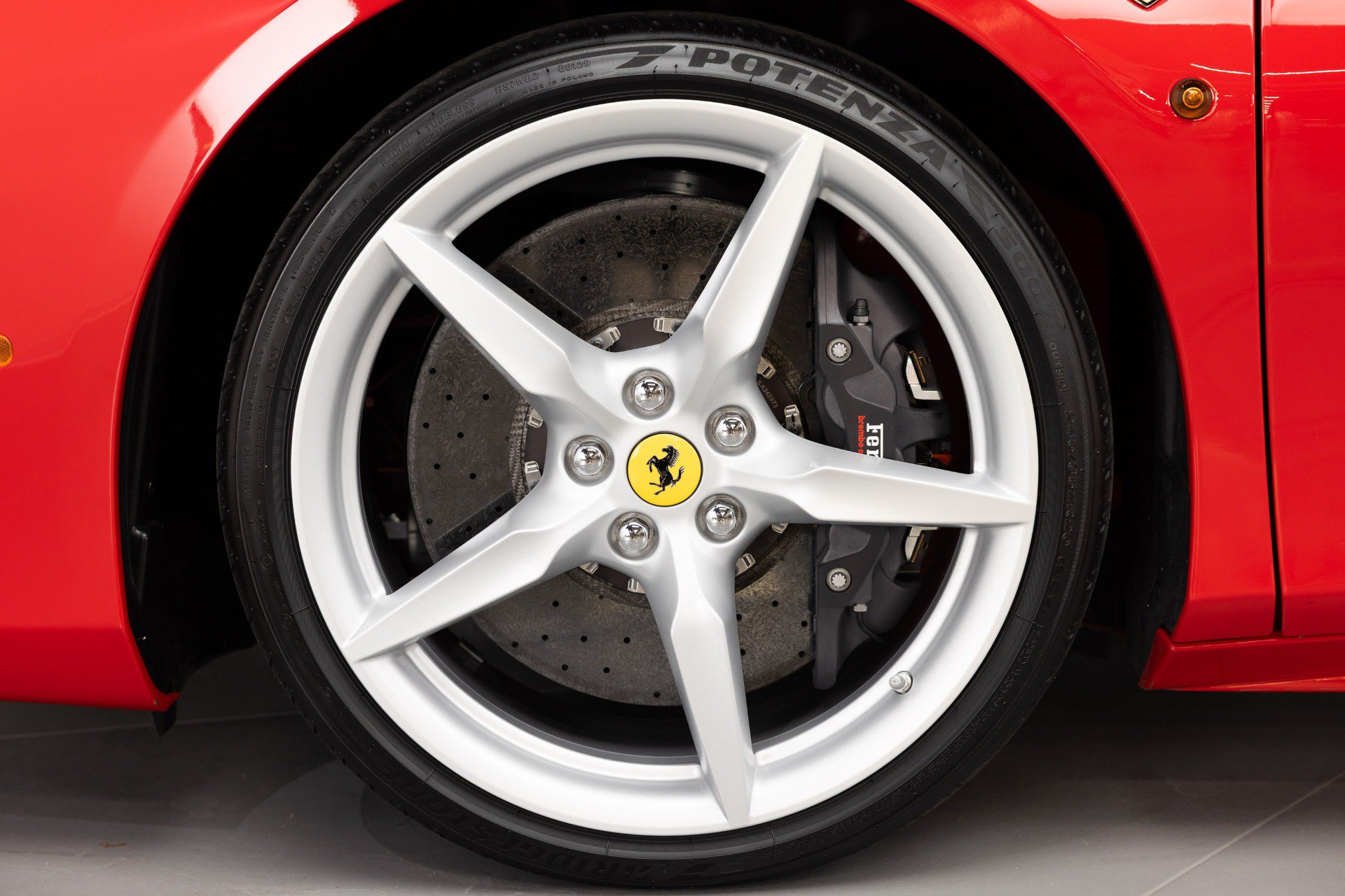 Certified 2019 Ferrari 488 Spider RWD image 21