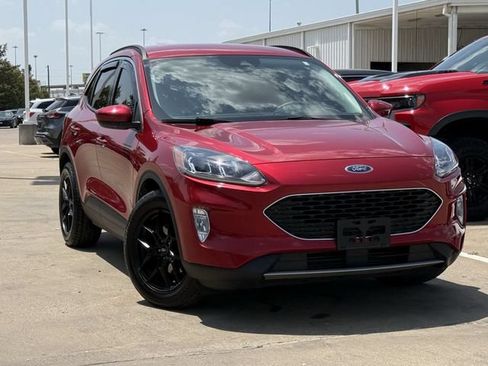 Used 2022 Ford Escape SEL w/ Technology Package FWD image 2