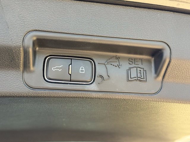 Used 2024 Ford Explorer XLT w/ Equipment Group 202A AWD/4WD image 16