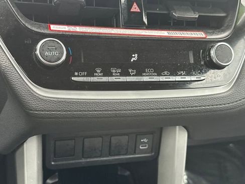 Used 2025 Toyota Corolla Cross LE image 24