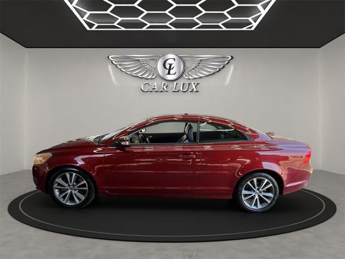 Used 2011 Volvo C70 T5 image 3