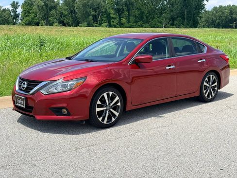 Used 2016 Nissan Altima 2.5 SR FWD image 12