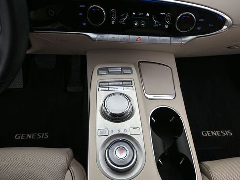 Used 2024 Genesis GV70 2.5T w/ Advanced Package image 7