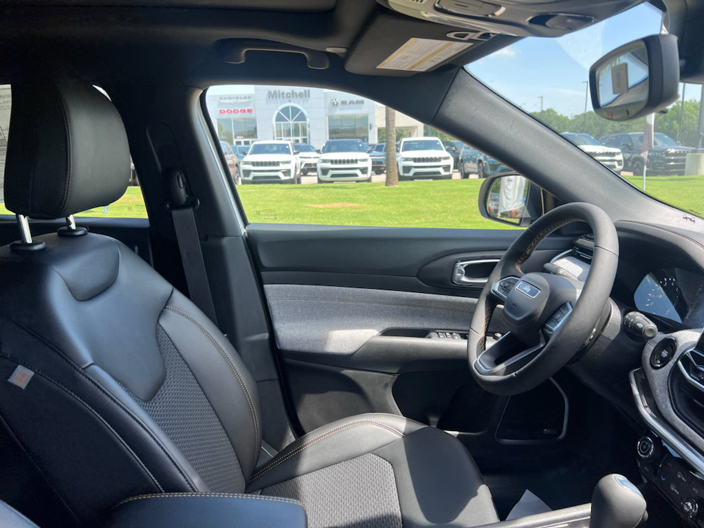 New 2026 Jeep Compass Latitude AWD/4WD image 15