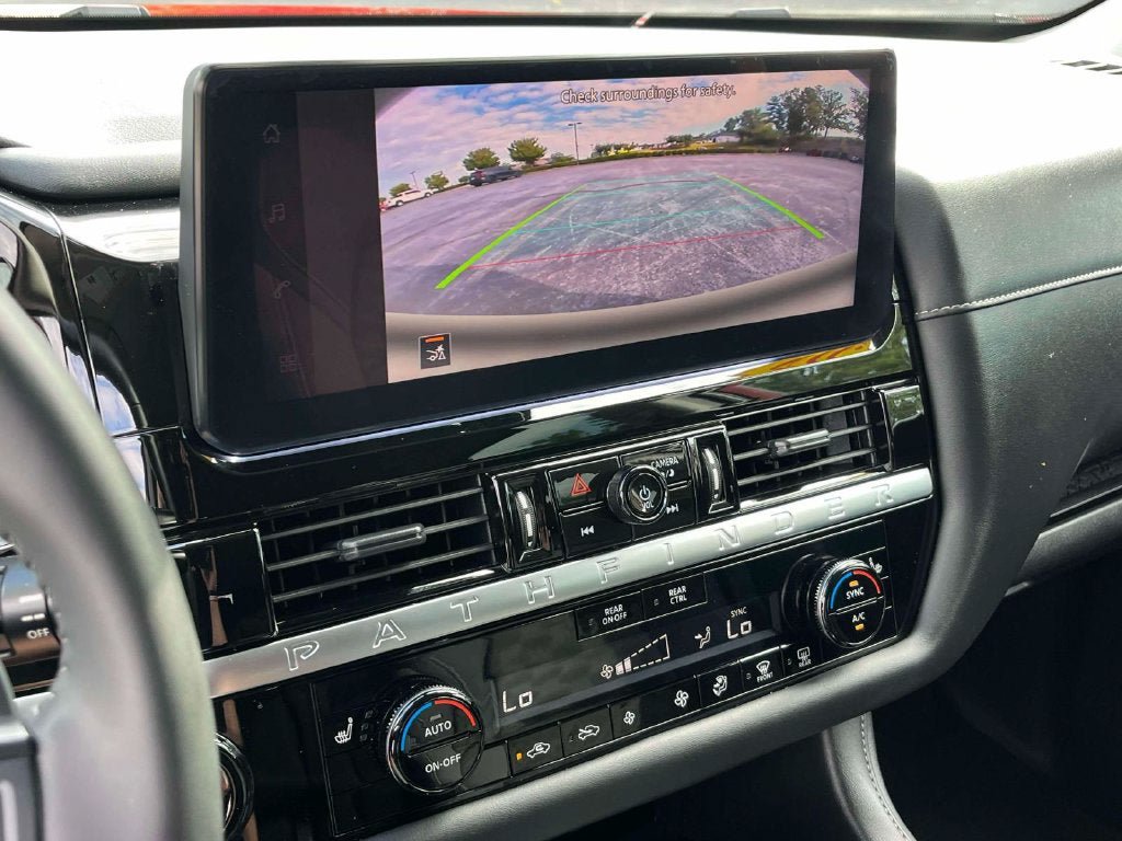 Used 2026 Nissan Pathfinder SV FWD image 35
