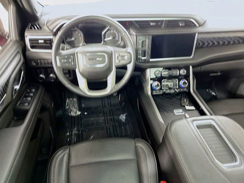 Used 2021 GMC Yukon XL Denali w/ Denali Premium Package AWD/4WD image 23