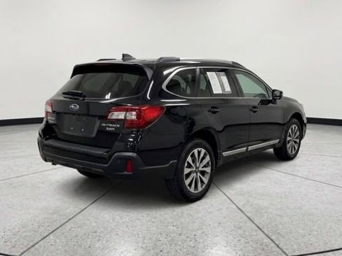 Used 2018 Subaru Outback 3.6R Touring w/ Popular Package #3 image 10