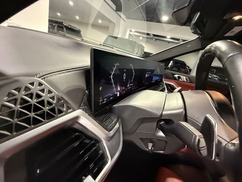 Used 2024 BMW X6 xDrive40i w/ Executive Package image 36