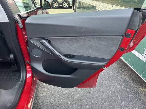 Used 2021 Tesla Model Y Long Range image 20