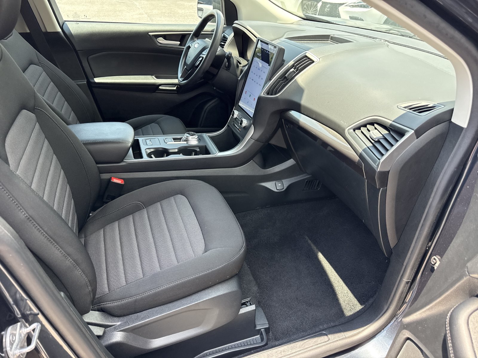 Used 2024 Ford Edge SE AWD/4WD image 32