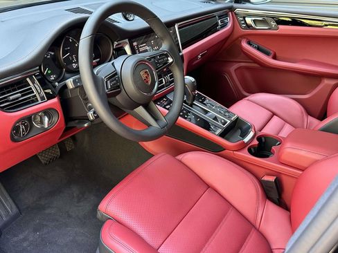 Certified 2026 Porsche Macan Turbo AWD/4WD image 4