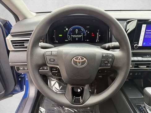 Used 2025 Toyota Camry LE image 14