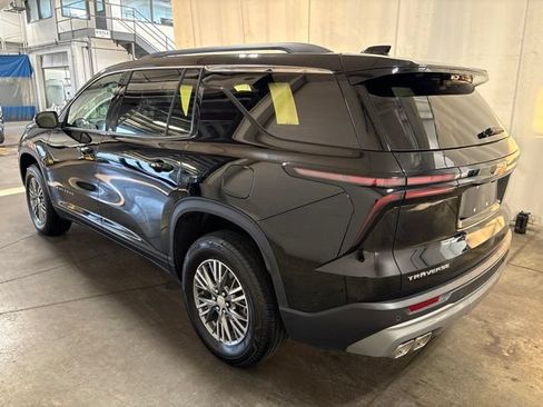 Used 2026 Chevrolet Traverse LT w/ Driver Confidence Package FWD image 6