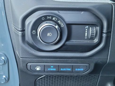 Certified 2025 Jeep Wrangler Unlimited Sahara AWD/4WD image 14
