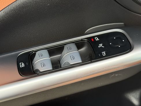 Used 2024 Mercedes-Benz C 300 Sedan image 25