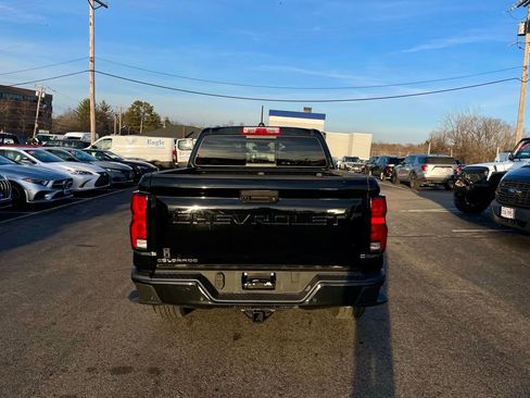 Used 2023 Chevrolet Colorado Z71 w/ Z71 Convenience Package 2 image 3
