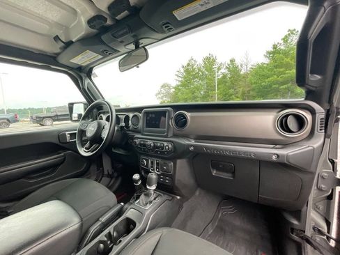 Used 2021 Jeep Wrangler Sport AWD/4WD image 9