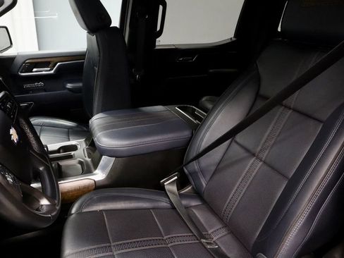 Used 2023 Chevrolet Silverado 1500 High Country w/ Technology Package AWD/4WD image 23