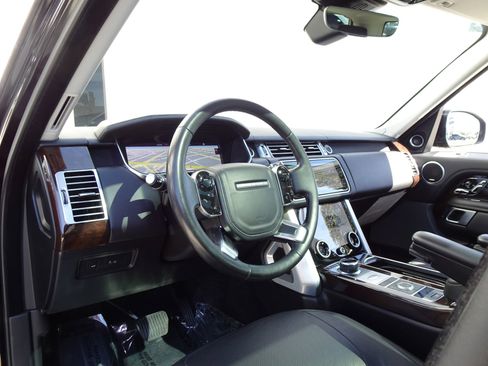 Used 2020 Land Rover Range Rover HSE image 11
