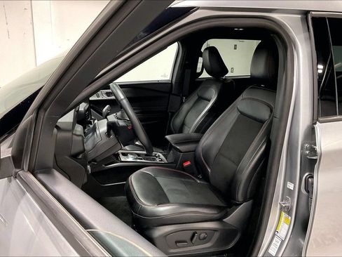 Used 2024 Ford Explorer ST-Line w/ Class IV Trailer Tow Package AWD/4WD image 32