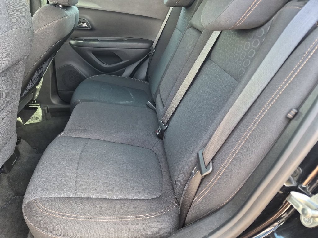 Used 2020 Chevrolet Trax LS FWD image 25