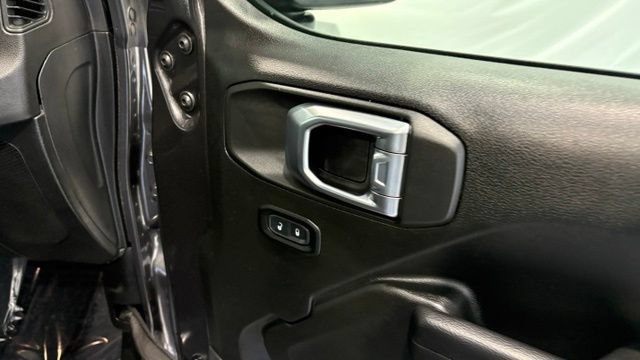 Used 2024 Jeep Wrangler Unlimited AWD/4WD image 24