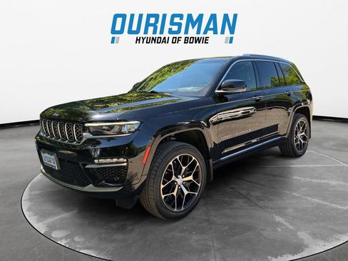 Used 2022 Jeep Grand Cherokee Summit AWD/4WD image 2