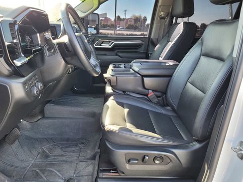 Used 2024 Chevrolet Silverado 2500 LTZ AWD/4WD image 15