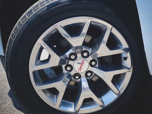 Used 2018 GMC Yukon SLT RWD image 3