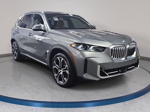 New 2026 BMW X5 xDrive50e AWD/4WD image 3