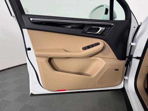 New 2026 Porsche Macan AWD/4WD image 15