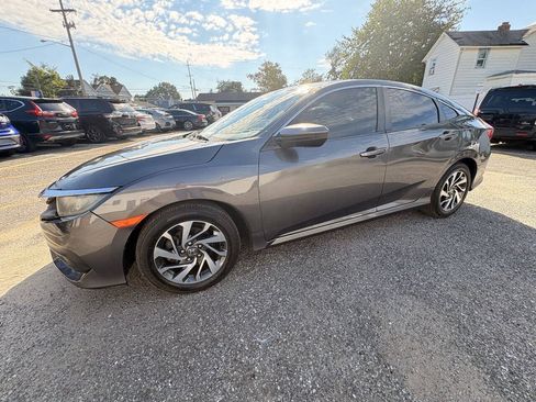 Used 2018 Honda Civic EX image 12