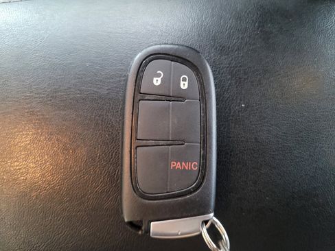 Used 2019 Jeep Cherokee Latitude Plus AWD/4WD image 32