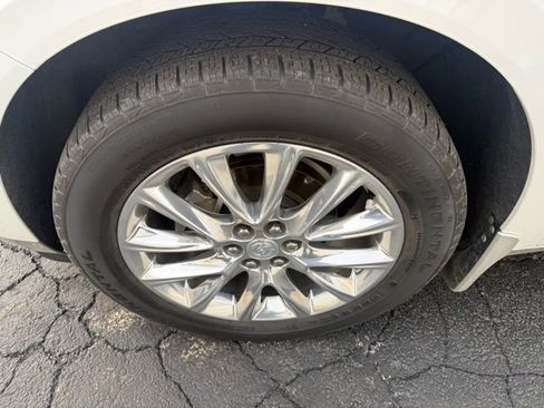 Used 2019 Buick Enclave Premium w/ Experience Buick Package image 11