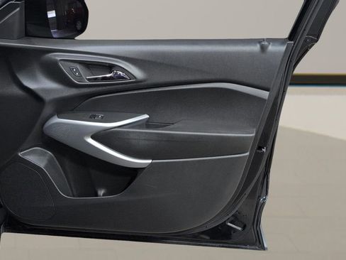 Used 2024 Chevrolet Trax RS FWD image 20