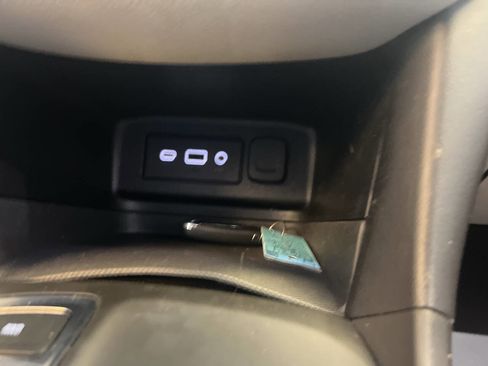 Used 2022 Chevrolet Equinox LS image 30